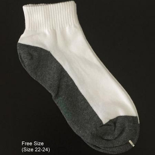White school socks size 22-24